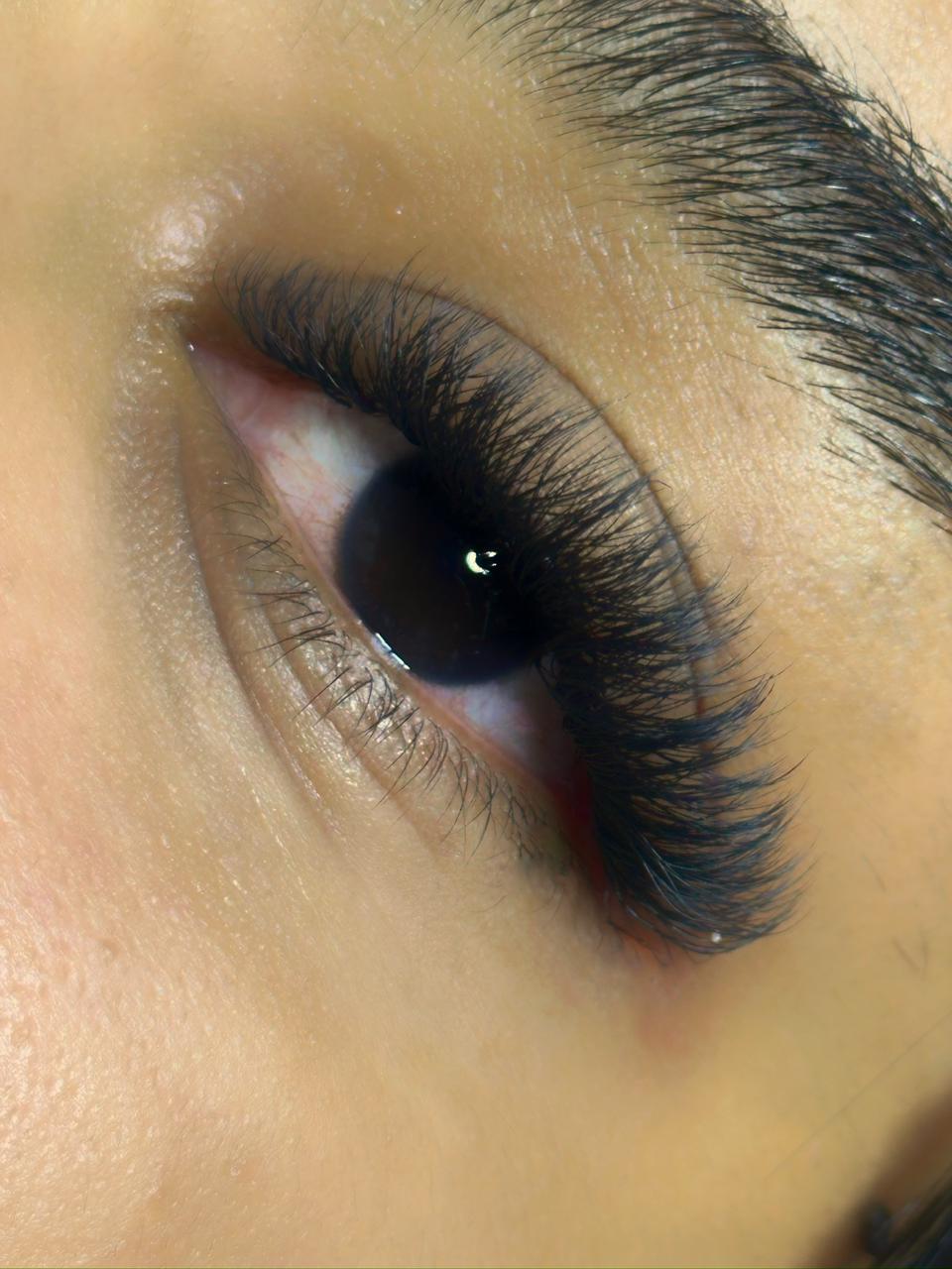 Pose de cils professionnelle